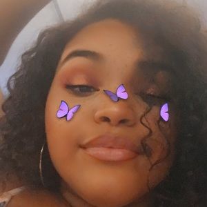 Meet your Posher, Taina